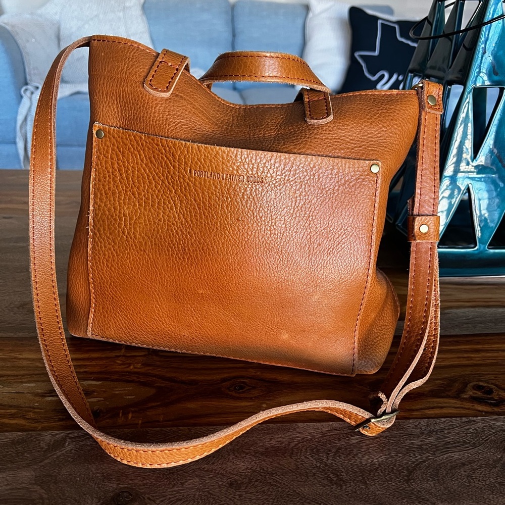 Portland Leather Goods Medium Crossbody in Dune